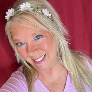 Meet your Posher, Dana